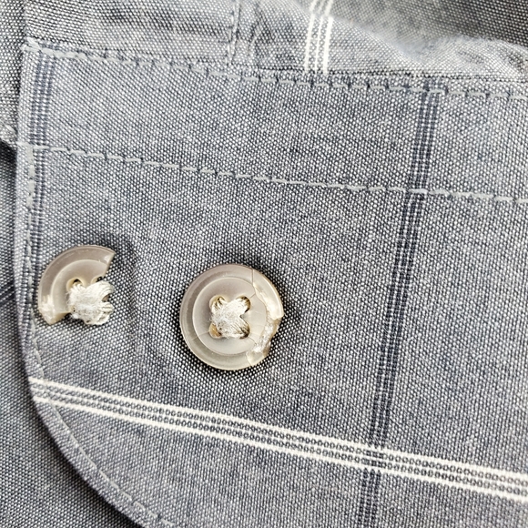 Van Heusen long sleeve button up shirt L - Picture 13 of 13